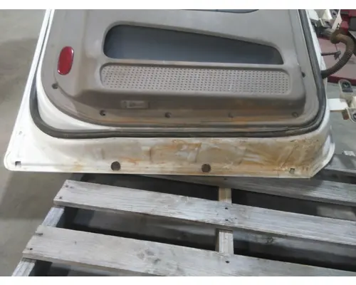 FREIGHTLINER CASCADIA 113-125 DOOR ASSEMBLY, FRONT