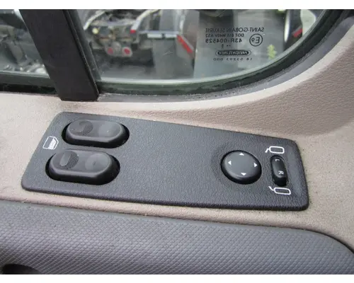 FREIGHTLINER CASCADIA 113-125 DOOR ASSEMBLY, FRONT