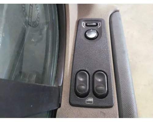 FREIGHTLINER CASCADIA 113-125 DOOR ASSEMBLY, FRONT