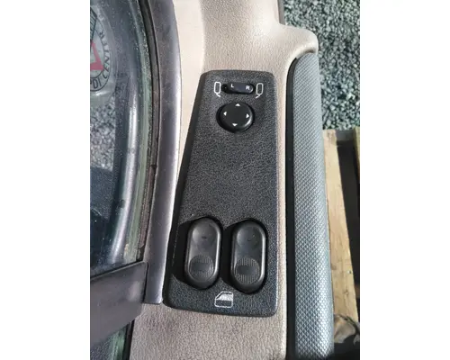 FREIGHTLINER CASCADIA 113-125 DOOR ASSEMBLY, FRONT