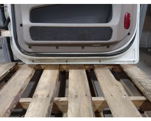 FREIGHTLINER CASCADIA 113-125 DOOR ASSEMBLY, FRONT