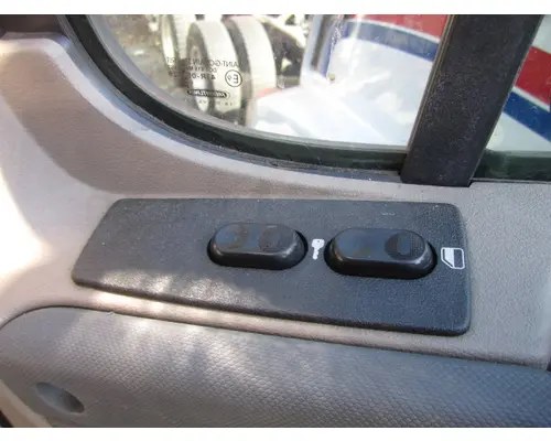 FREIGHTLINER CASCADIA 113-125 DOOR ASSEMBLY, FRONT