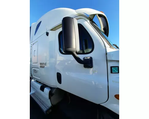 FREIGHTLINER CASCADIA 113-125 DOOR ASSEMBLY, FRONT