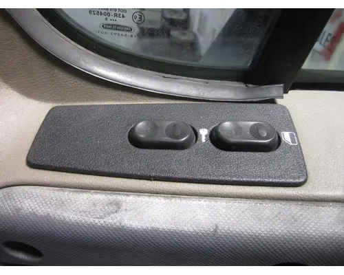 FREIGHTLINER CASCADIA 113-125 DOOR ASSEMBLY, FRONT