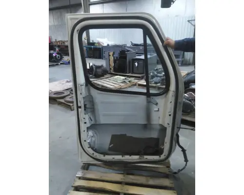 FREIGHTLINER CASCADIA 113-125 DOOR ASSEMBLY, FRONT