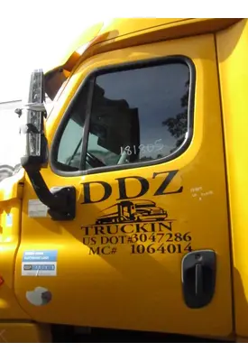 FREIGHTLINER CASCADIA 113-125 DOOR ASSEMBLY, FRONT