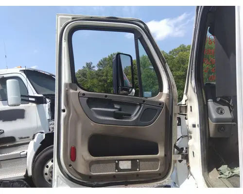 FREIGHTLINER CASCADIA 113-125 DOOR ASSEMBLY, FRONT