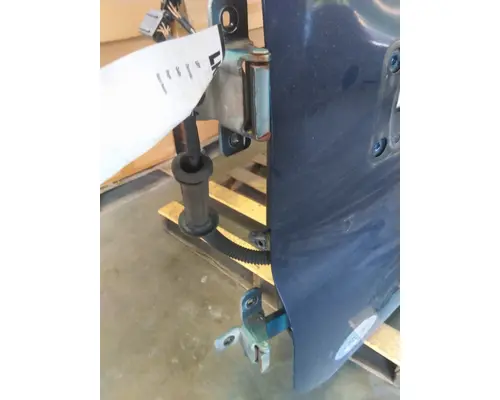 FREIGHTLINER CASCADIA 113-125 DOOR ASSEMBLY, FRONT