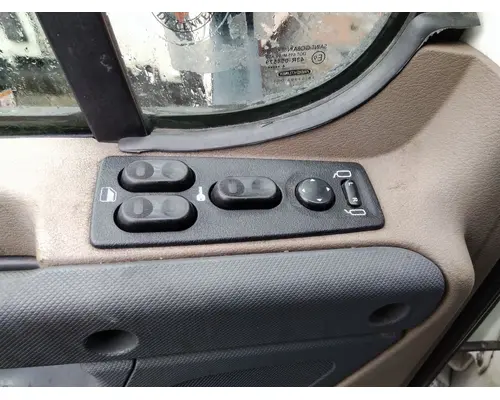 FREIGHTLINER CASCADIA 113-125 DOOR ASSEMBLY, FRONT