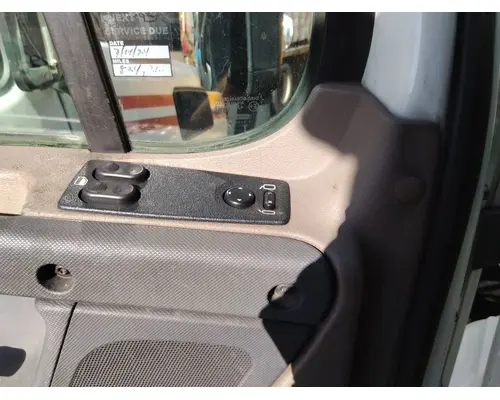 FREIGHTLINER CASCADIA 113-125 DOOR ASSEMBLY, FRONT