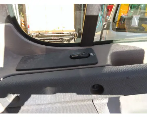 FREIGHTLINER CASCADIA 113-125 DOOR ASSEMBLY, FRONT