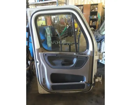 FREIGHTLINER CASCADIA 113-125 DOOR ASSEMBLY, FRONT