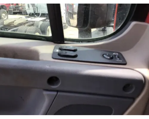 FREIGHTLINER CASCADIA 113-125 DOOR ASSEMBLY, FRONT