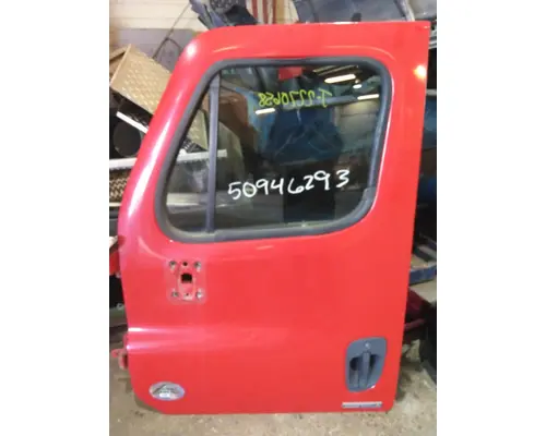 FREIGHTLINER CASCADIA 113-125 DOOR ASSEMBLY, FRONT