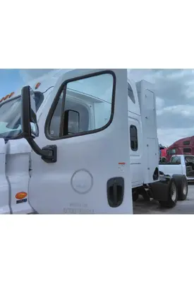 FREIGHTLINER CASCADIA 113-125 DOOR ASSEMBLY, FRONT