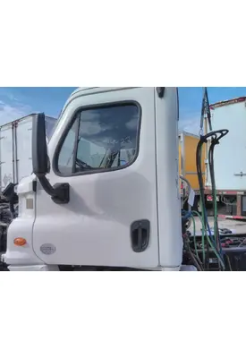 FREIGHTLINER CASCADIA 113-125 DOOR ASSEMBLY, FRONT