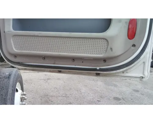 FREIGHTLINER CASCADIA 113-125 DOOR ASSEMBLY, FRONT