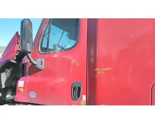 FREIGHTLINER CASCADIA 113-125 DOOR ASSEMBLY, FRONT