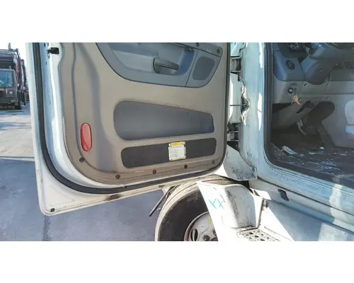 FREIGHTLINER CASCADIA 113-125 DOOR ASSEMBLY, FRONT