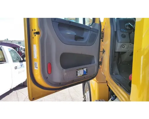 FREIGHTLINER CASCADIA 113-125 DOOR ASSEMBLY, FRONT