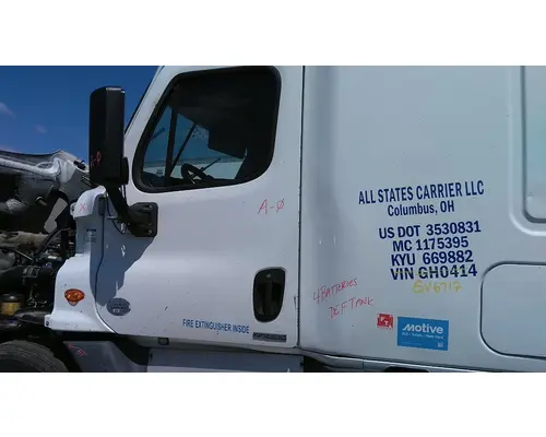 FREIGHTLINER CASCADIA 113-125 DOOR ASSEMBLY, FRONT