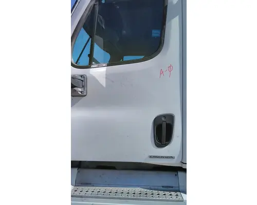 FREIGHTLINER CASCADIA 113-125 DOOR ASSEMBLY, FRONT