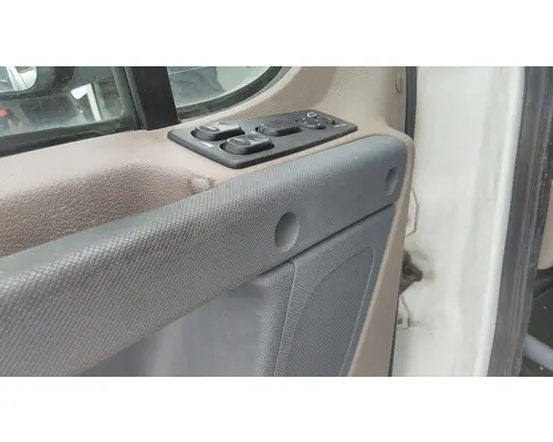 FREIGHTLINER CASCADIA 113-125 DOOR ASSEMBLY, FRONT