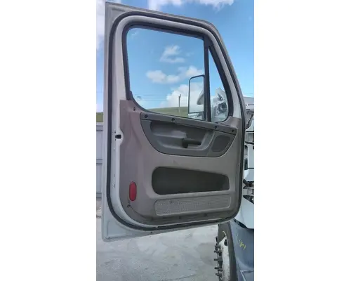 FREIGHTLINER CASCADIA 113-125 DOOR ASSEMBLY, FRONT