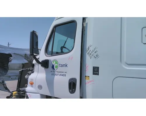 FREIGHTLINER CASCADIA 113-125 DOOR ASSEMBLY, FRONT