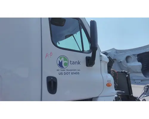 FREIGHTLINER CASCADIA 113-125 DOOR ASSEMBLY, FRONT