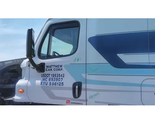 FREIGHTLINER CASCADIA 113-125 DOOR ASSEMBLY, FRONT