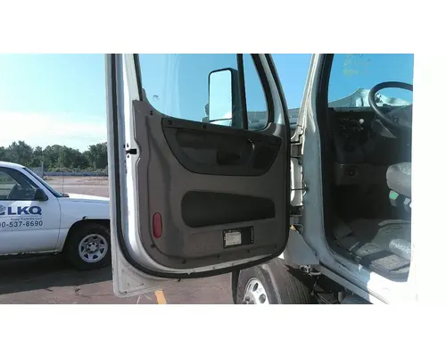 FREIGHTLINER CASCADIA 113-125 DOOR ASSEMBLY, FRONT
