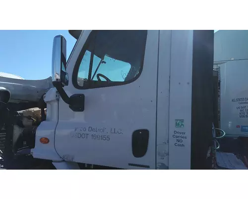FREIGHTLINER CASCADIA 113-125 DOOR ASSEMBLY, FRONT