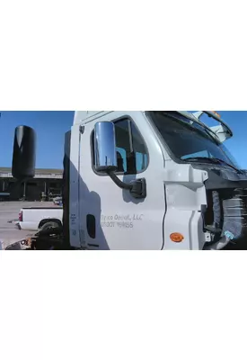 FREIGHTLINER CASCADIA 113-125 DOOR ASSEMBLY, FRONT
