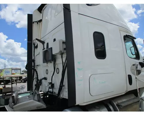 FREIGHTLINER CASCADIA 113 2018UP CAB EXTENSION