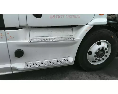 FREIGHTLINER CASCADIA 113 2018UP CAB SKIRTSIDE FAIRING