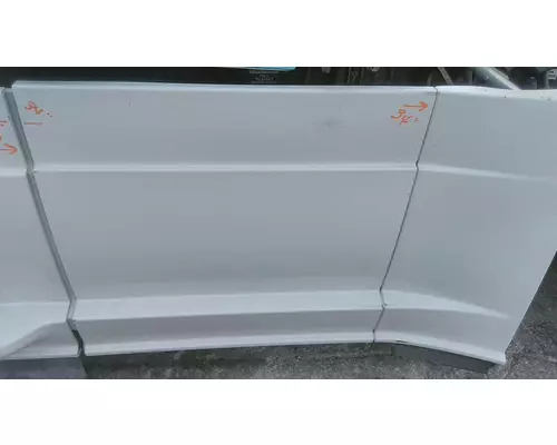 FREIGHTLINER CASCADIA 113 2018UP CAB SKIRTSIDE FAIRING