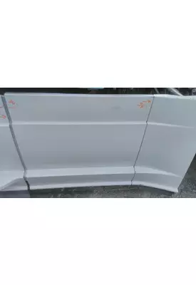FREIGHTLINER CASCADIA 113 2018UP CAB SKIRT/SIDE FAIRING