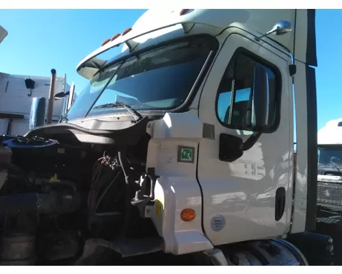 FREIGHTLINER CASCADIA 113 2018UP CAB