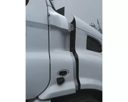 FREIGHTLINER CASCADIA 113 2018UP COWL