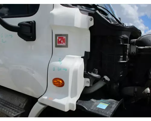 FREIGHTLINER CASCADIA 113 2018UP COWL