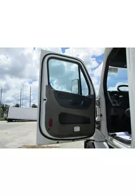 FREIGHTLINER CASCADIA 113 2018UP DOOR ASSEMBLY, FRONT