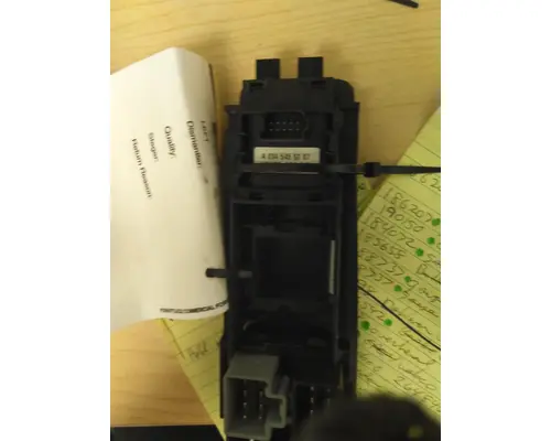 FREIGHTLINER CASCADIA 113 2018UP DOOR ELECTRICAL SWITCH