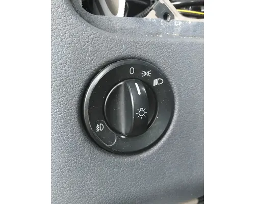 FREIGHTLINER CASCADIA 113 2018UP HEADLAMP SWITCH
