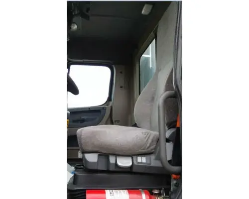 FREIGHTLINER CASCADIA 113 2018UP SEAT, FRONT