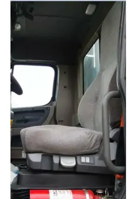 FREIGHTLINER CASCADIA 113 2018UP SEAT, FRONT