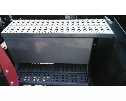 FREIGHTLINER CASCADIA 113 EVOLUTION BATTERY BOX