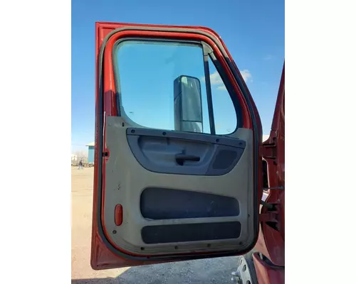 FREIGHTLINER CASCADIA 113 EVOLUTION DOOR ASSEMBLY, FRONT