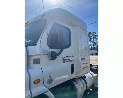 FREIGHTLINER CASCADIA 113BBC Cab