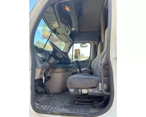 FREIGHTLINER CASCADIA 113BBC Cab